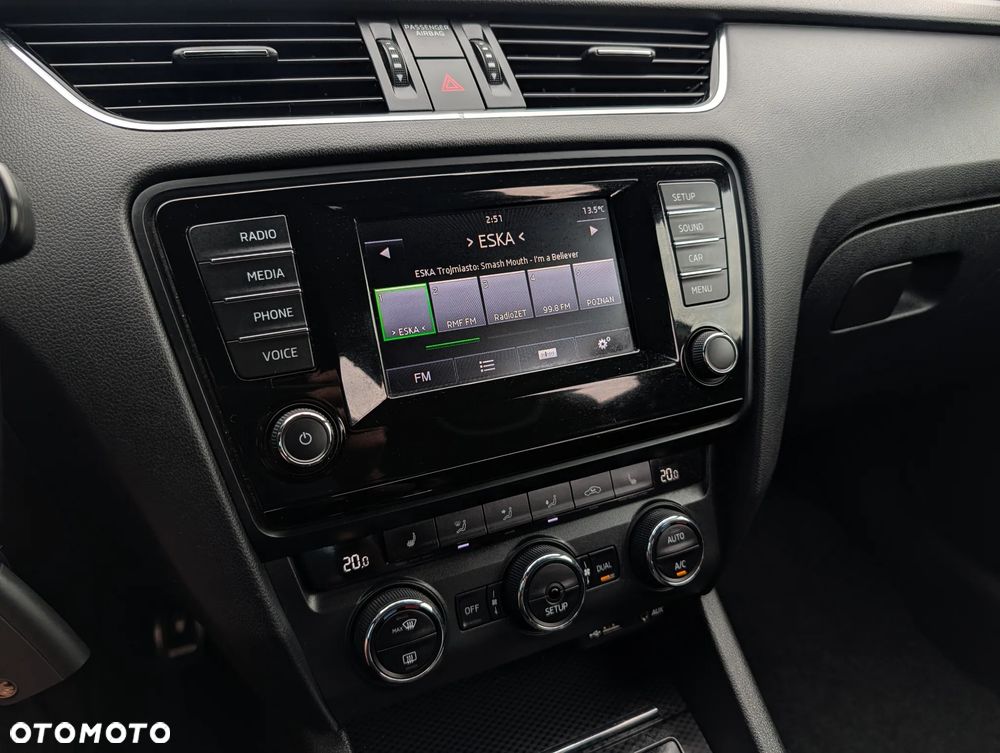 Skoda Octavia 2.0 TDI DSG RS - 19