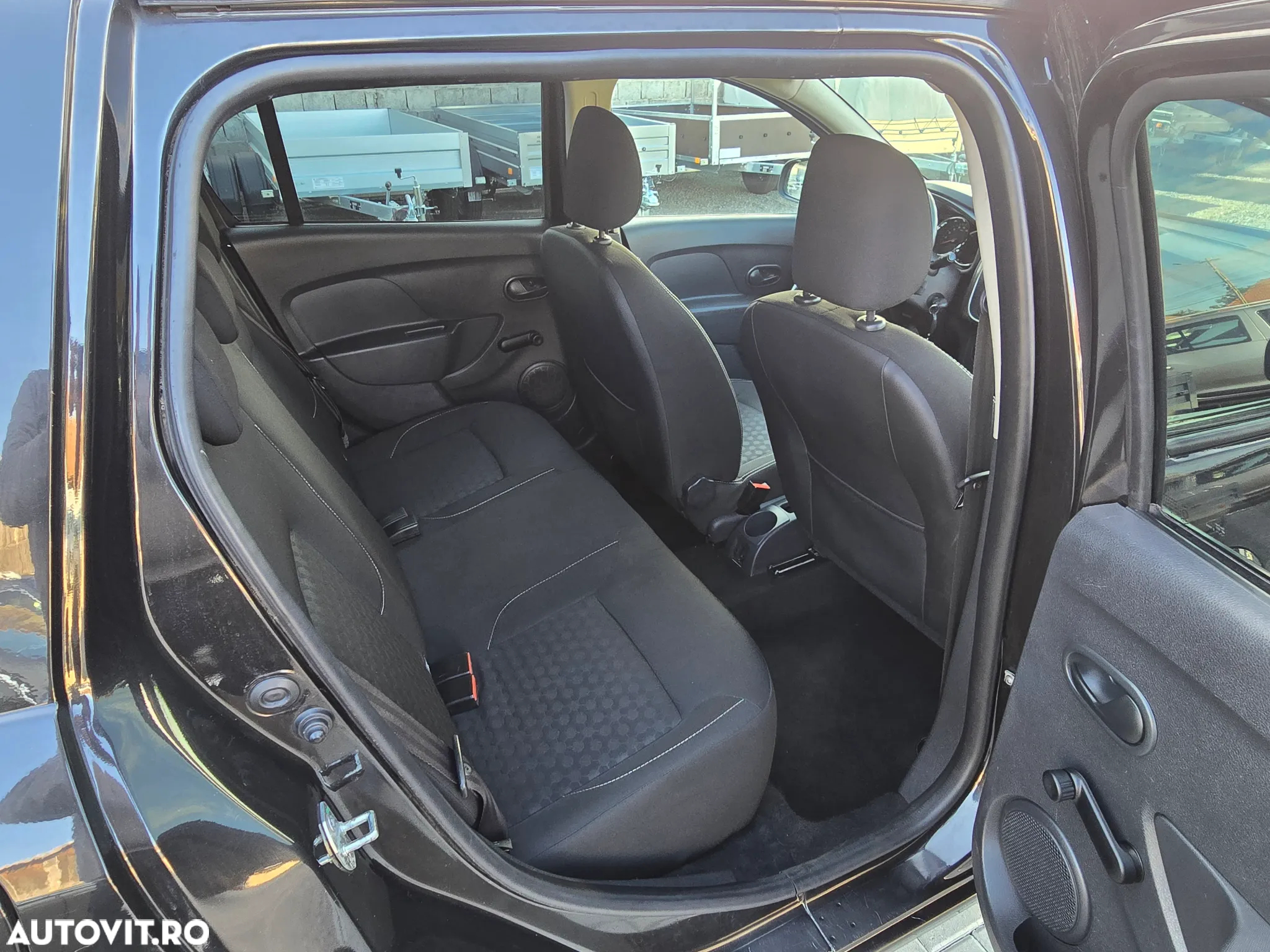Dacia Logan MCV 1.2 16V 75 Ambiance - 11