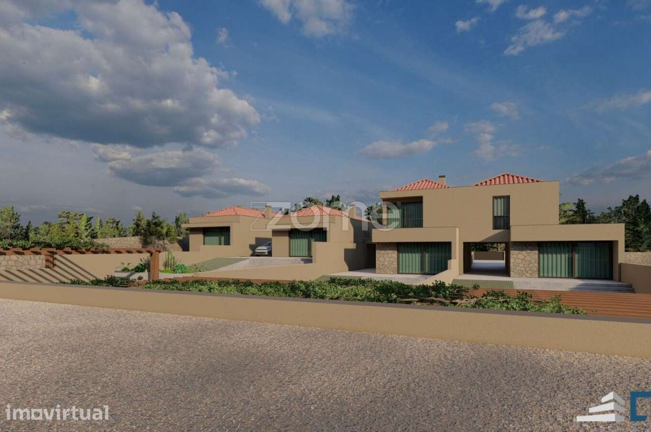 Terreno com projeto para duas moradias T3 | Âncora