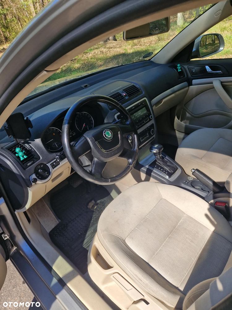 Skoda Octavia 2.0 TDI DPF Elegance DSG - 5