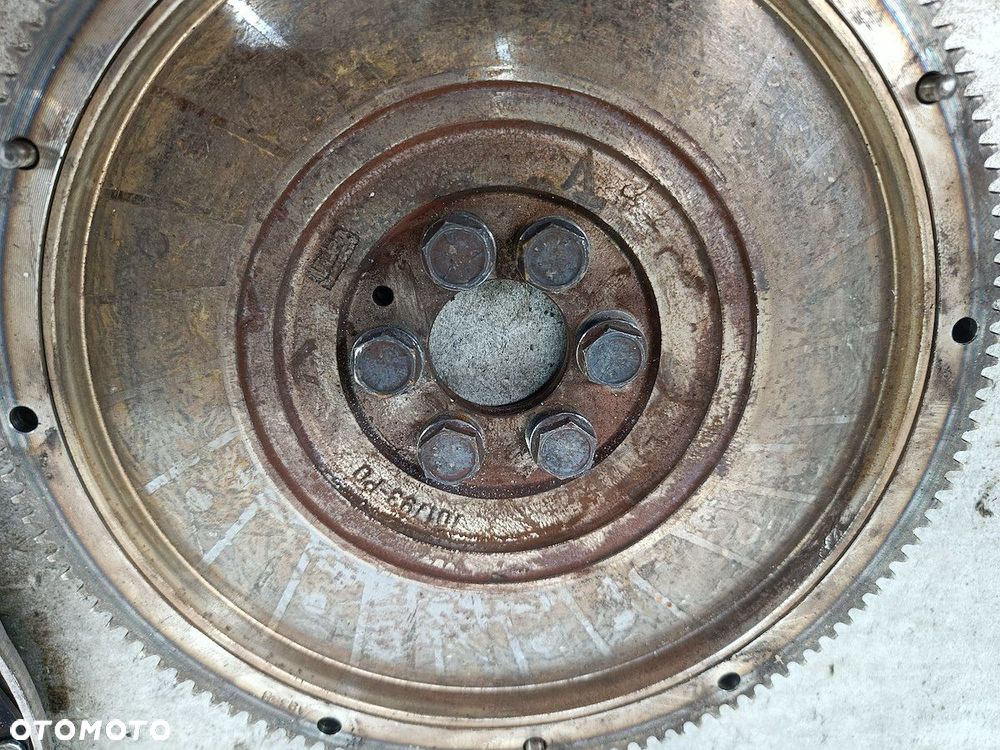KOŁO DWUMASOWE KOMPLETNE VW JETTA V 0375689  VALEO 1.9 TDI - 4