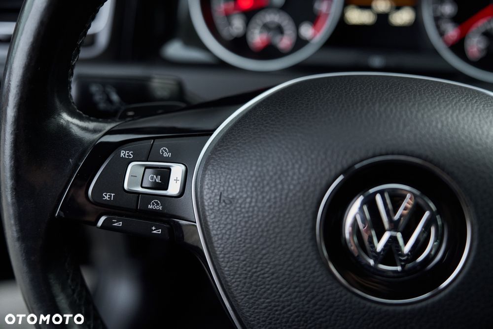 Volkswagen Golf 1.4 TSI BMT Highline DSG - 13