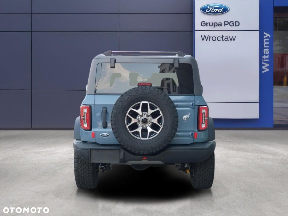 Ford Bronco - 4