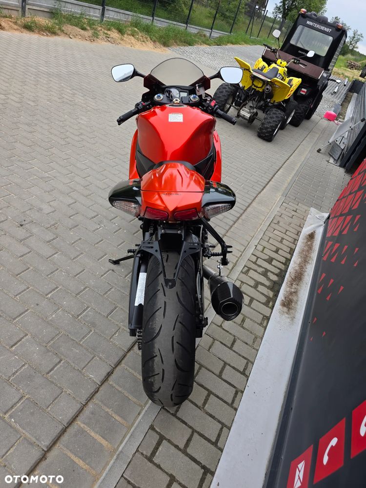 Suzuki GSX-R - 32