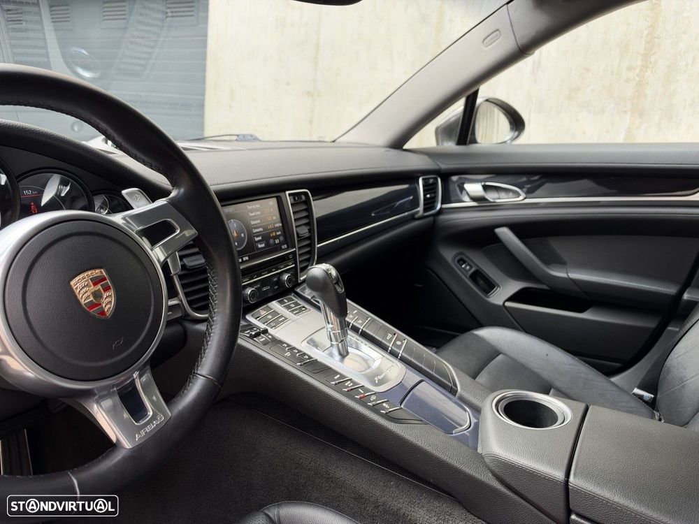 Porsche Panamera Platinum Edition - 6
