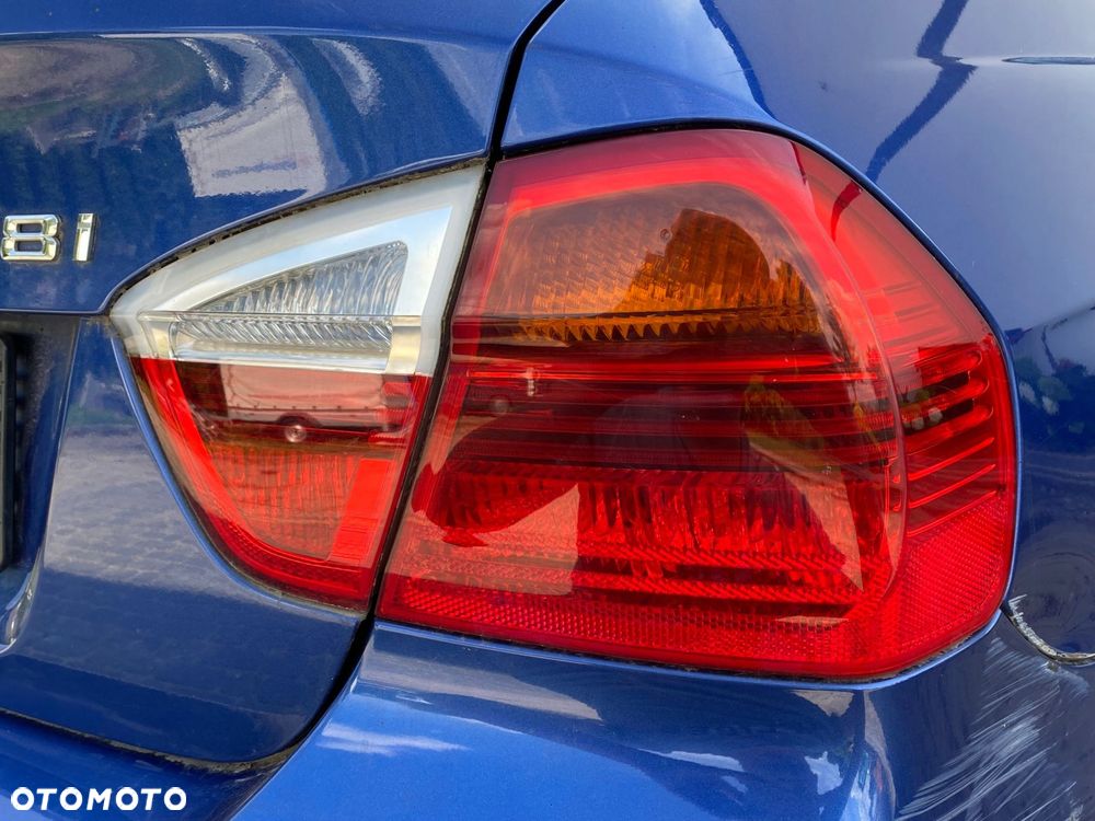 BMW E90 LIFT LAMPA BŁOTNIKA PRAWA TYŁ TYLNA SEDAN EURO - 2