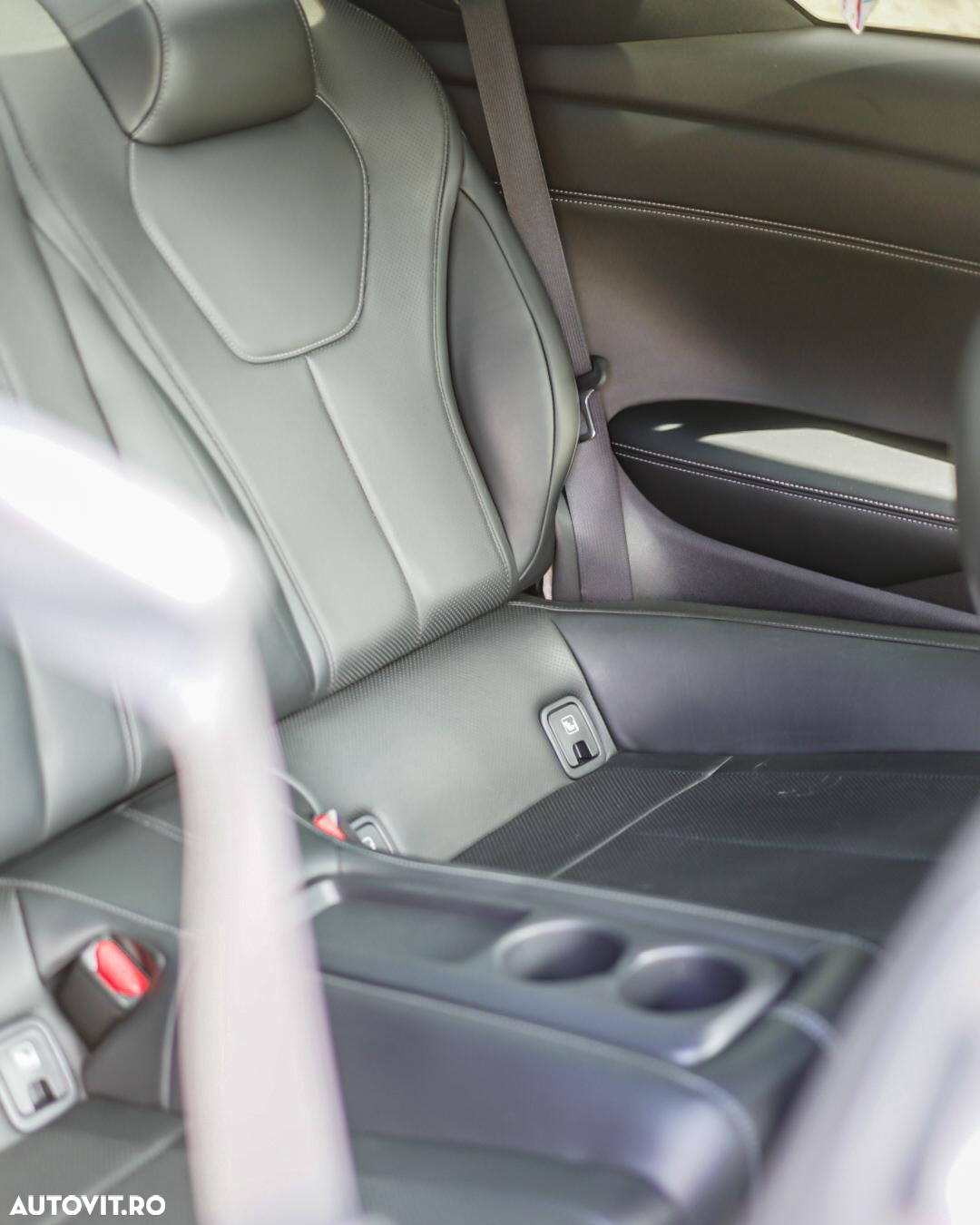 Infiniti Q60 - 23
