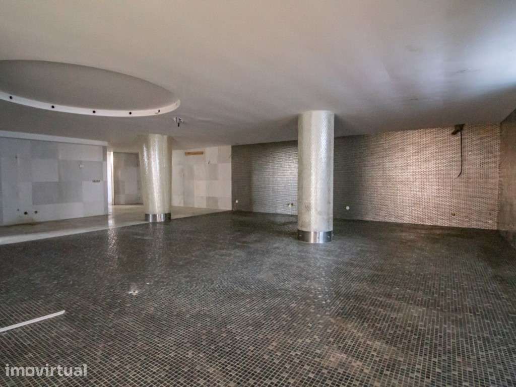 Moradia para Renovar no Centro da Figueira da Foz - a 300m da Praia... - Grande imagem: 4/22