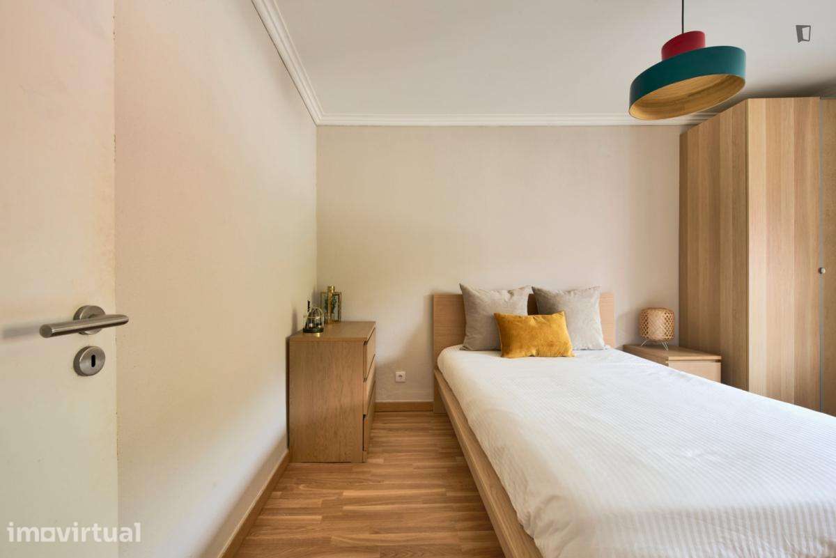 Quarto - localizado em Arroios Lisbon - Grande imagem: 2/12