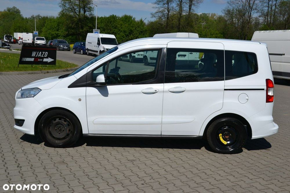 Ford Tourneo Courier - 4