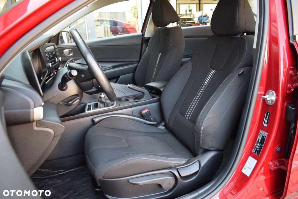 Hyundai Elantra 1.6 Smart - 12