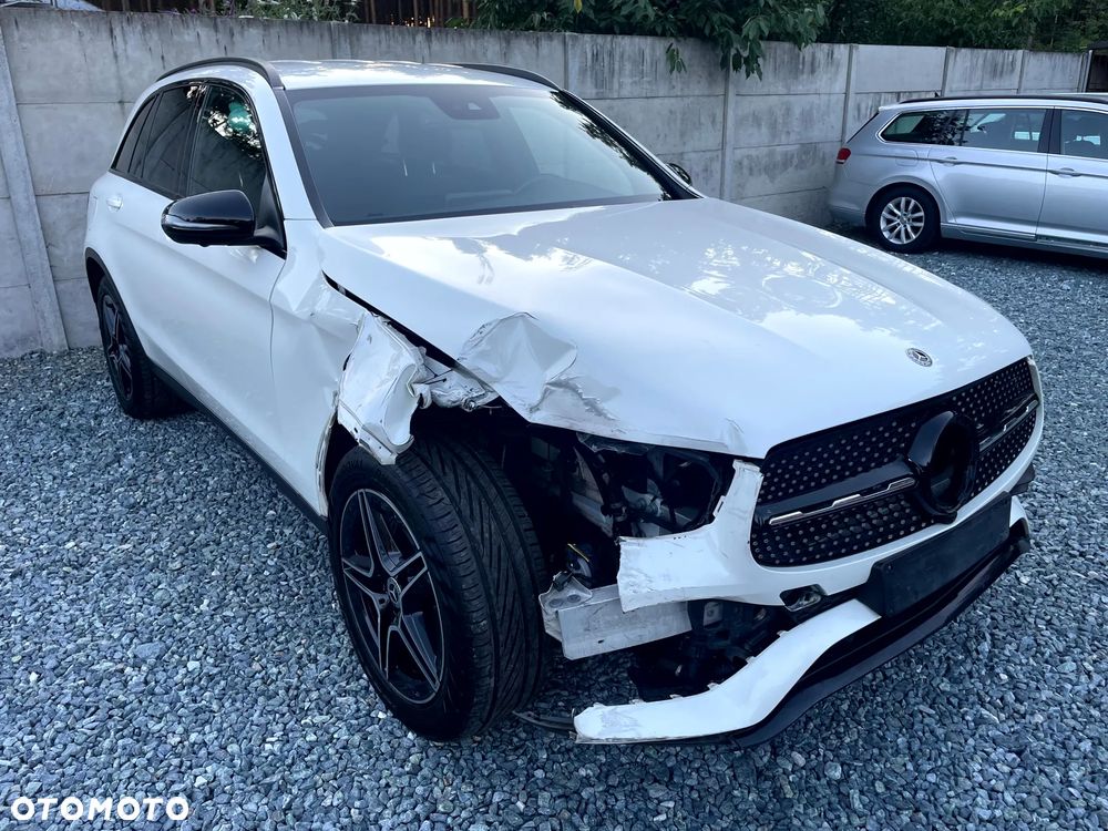 Mercedes-Benz GLC 220 d 4Matic 9G-TRONIC AMG Line - 10