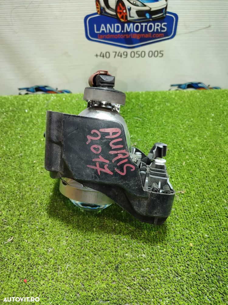 PROIECTOR CEATA DREAPTA TOYOTA AURIS 1.2 BENZINA 2017 COD OEM 8121002110 / HATCHBACK 5 USI 2013-2019 - 4