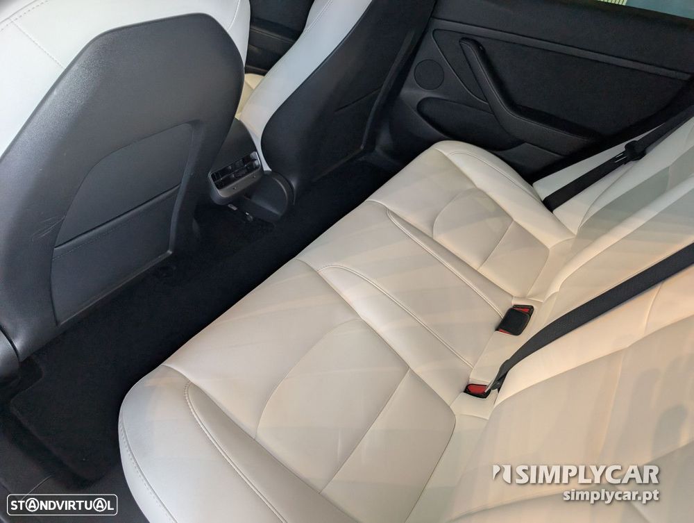 Tesla Model 3 - 7