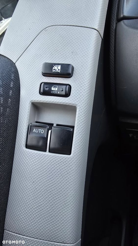 Toyota Yaris 1.4 D-4D Prestige - 24