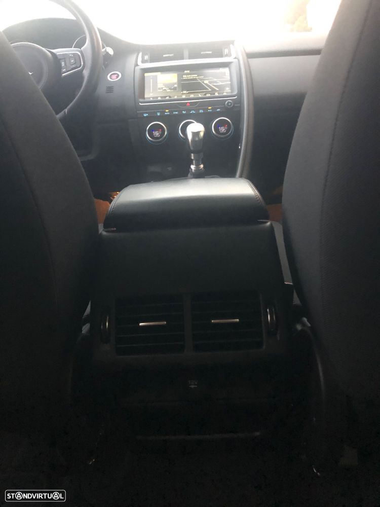 Jaguar E-Pace 2.0 i4D S - 29