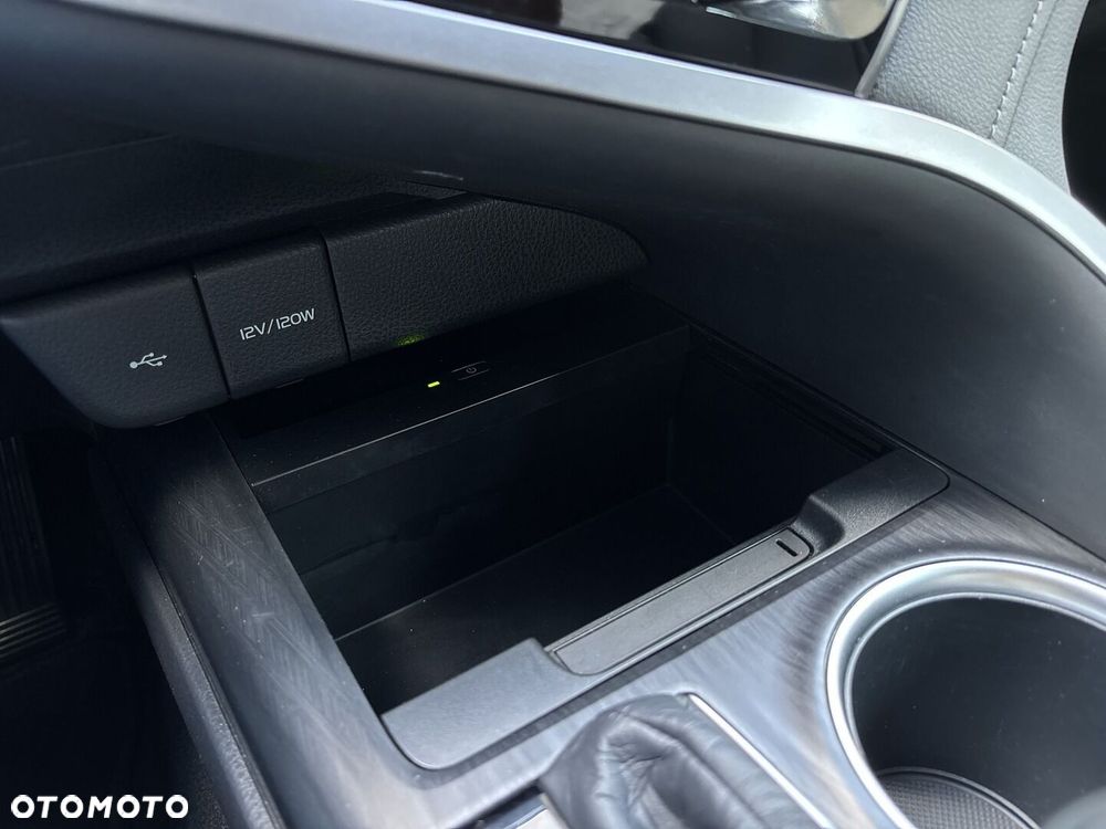Toyota Camry 2.5 Hybrid Executive CVT - 35