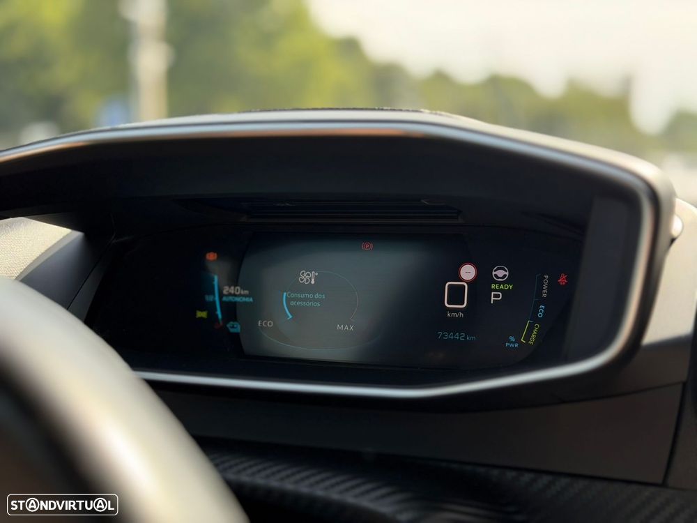 Peugeot e-2008 50 kWh GT - 27