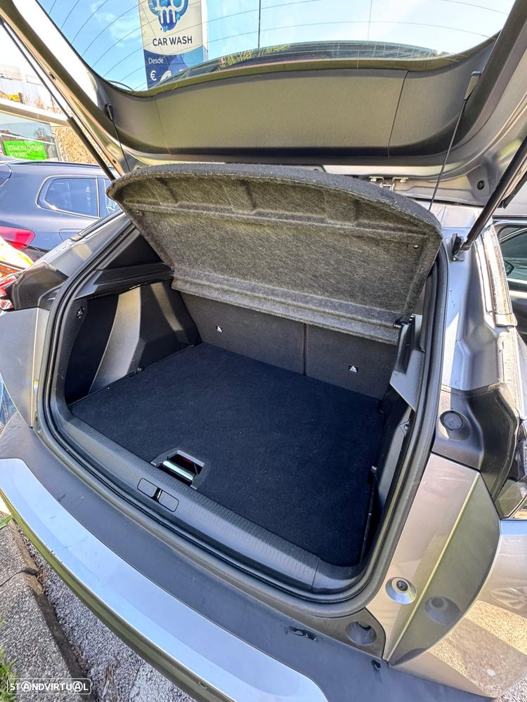 Peugeot e-2008 Allure - 7