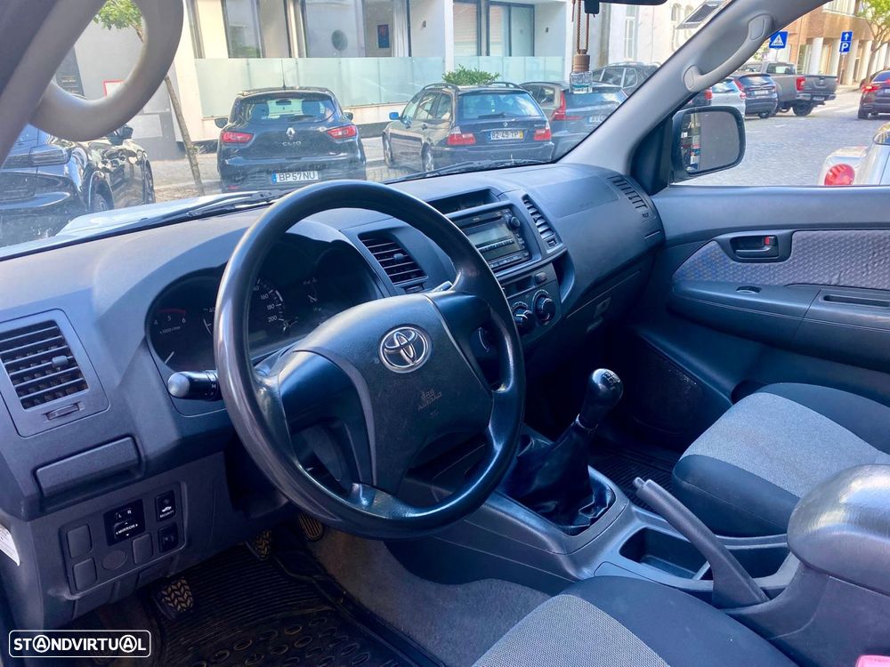 Toyota Hilux 2.5 D-4D 2WD CE - 12