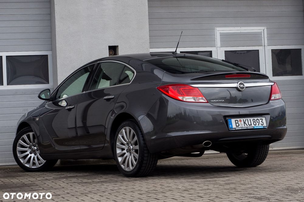 Opel Insignia 1.8 - 10