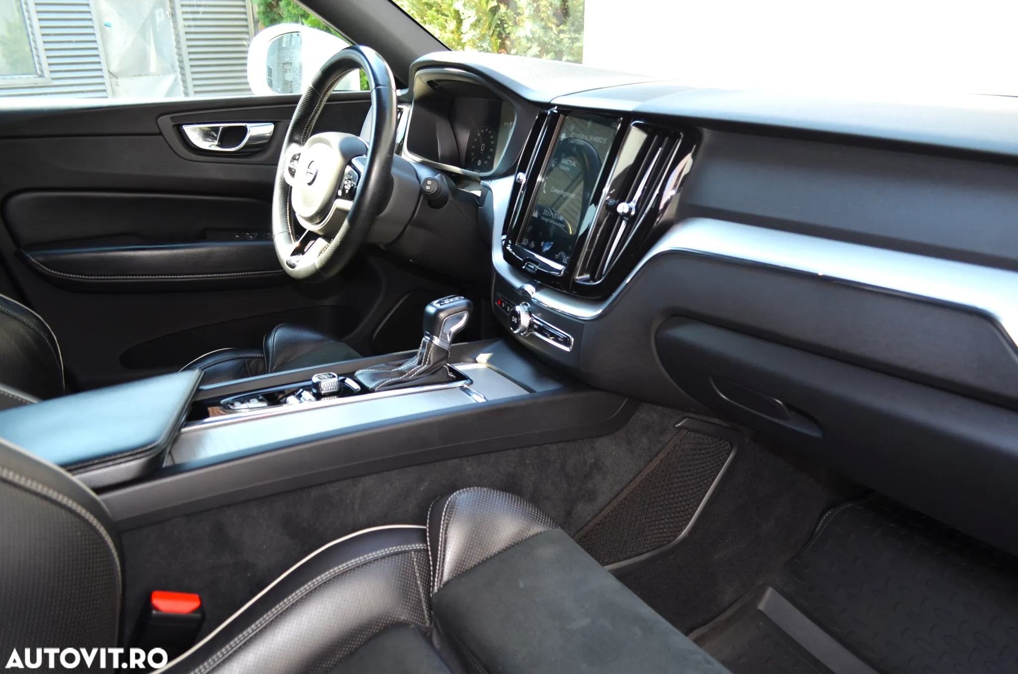 Volvo XC 60 D4 AWD Geartronic RDesign - 10