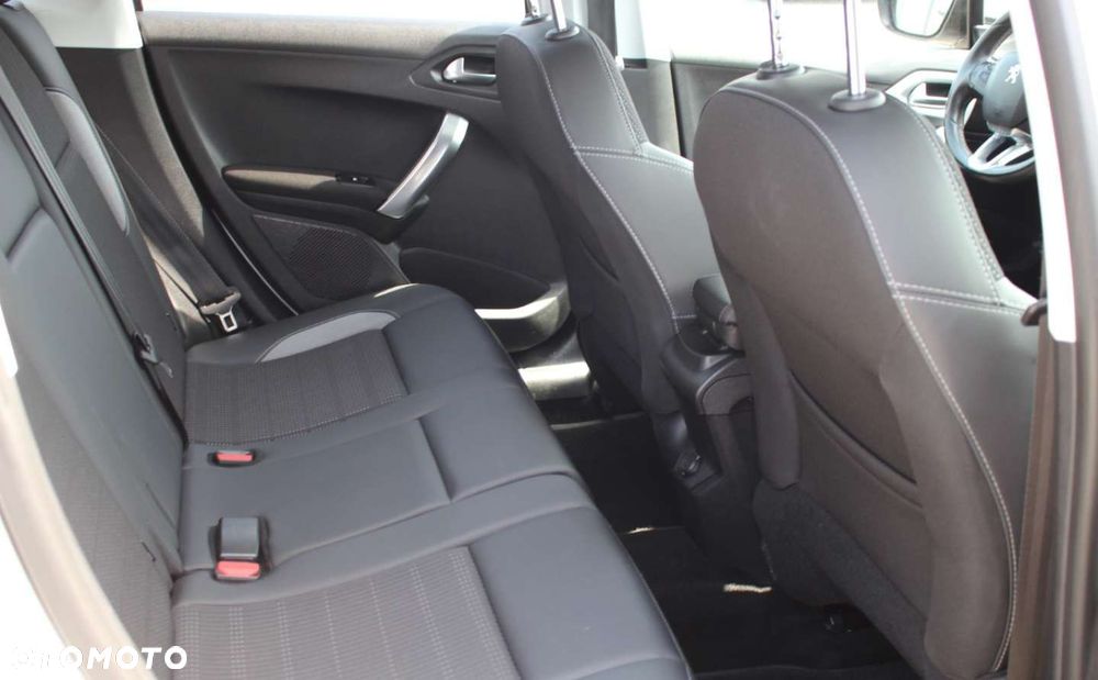 Peugeot 2008 - 18