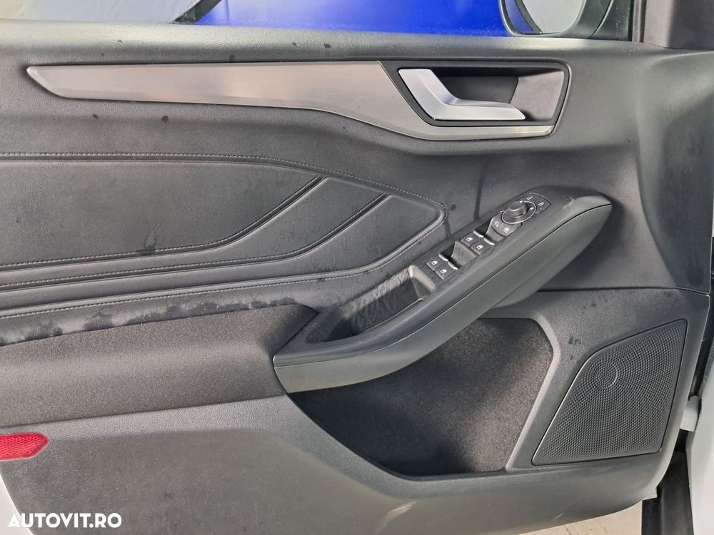 FORD Focus 2022 — imagine 10