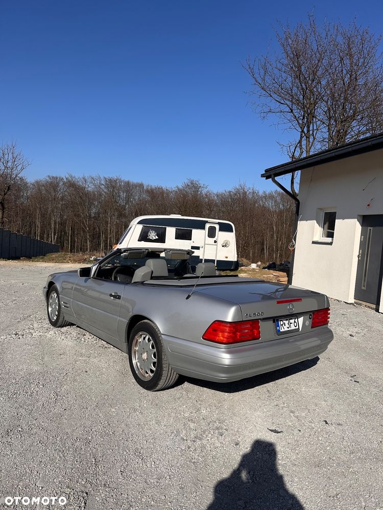 Mercedes-Benz SL - 24