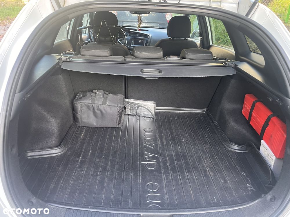 Kia Ceed - 8