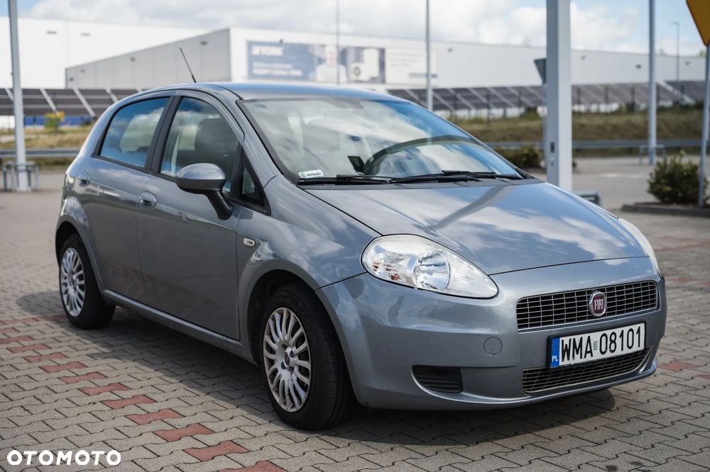 Fiat Grande Punto Actual 1.4 8V Estiva Blue&Me - 8