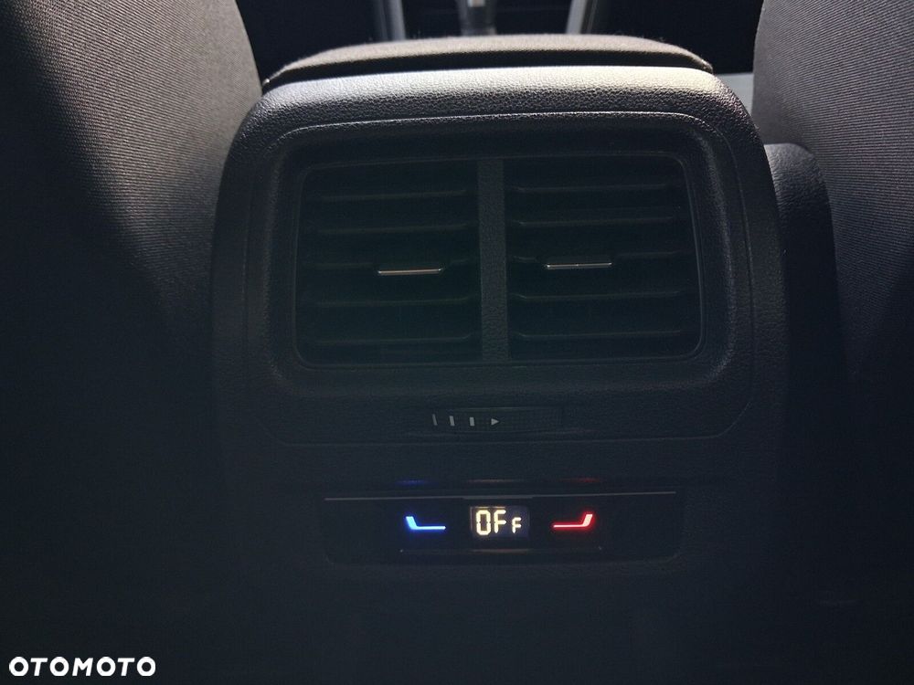 Volkswagen Touran 2.0 TDI BMT Comfortline DSG - 29