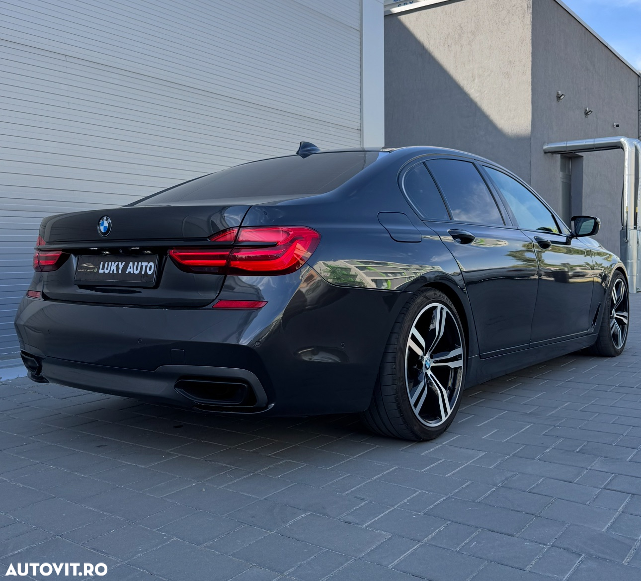 BMW Seria 7 - 11