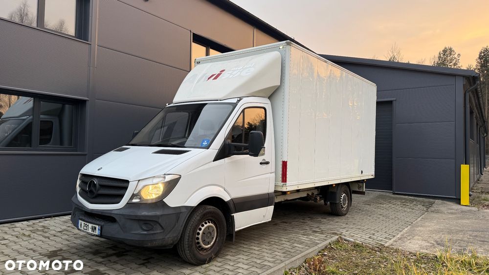 Mercedes-Benz Sprinter - 1