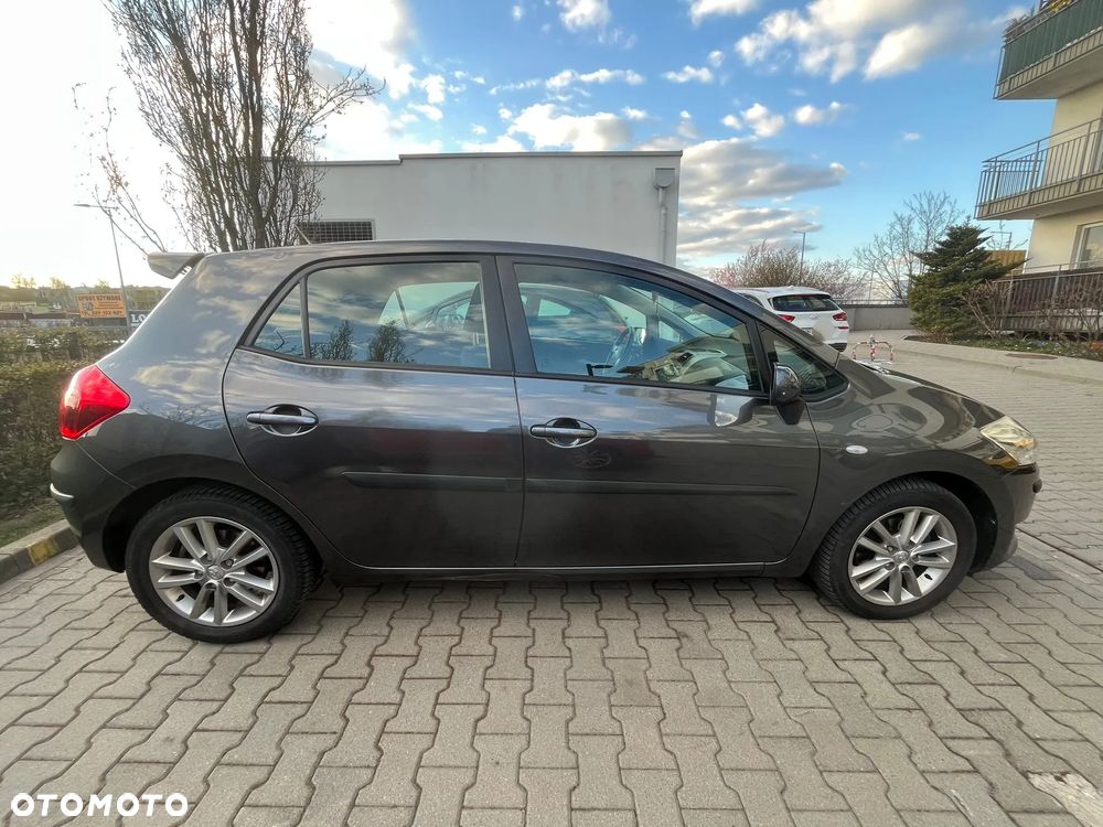 Toyota Auris 1.6 VVT-i Luna MM - 1
