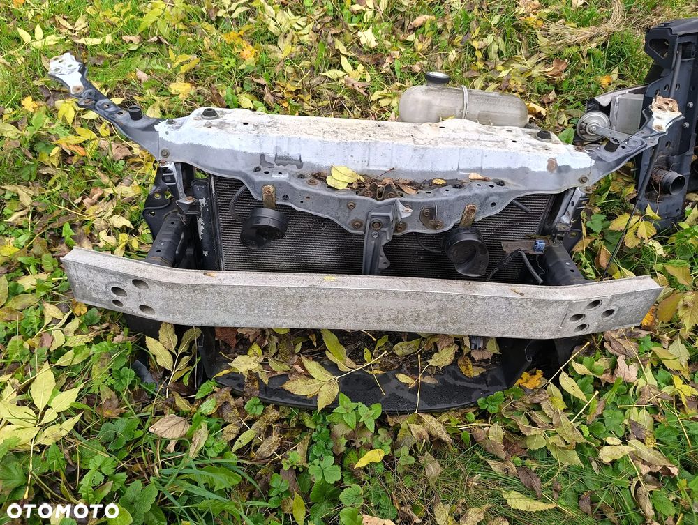 PAS PRZEDNI WZMOCNIENIE CHLODNICE LEXUS IS 220 - 1