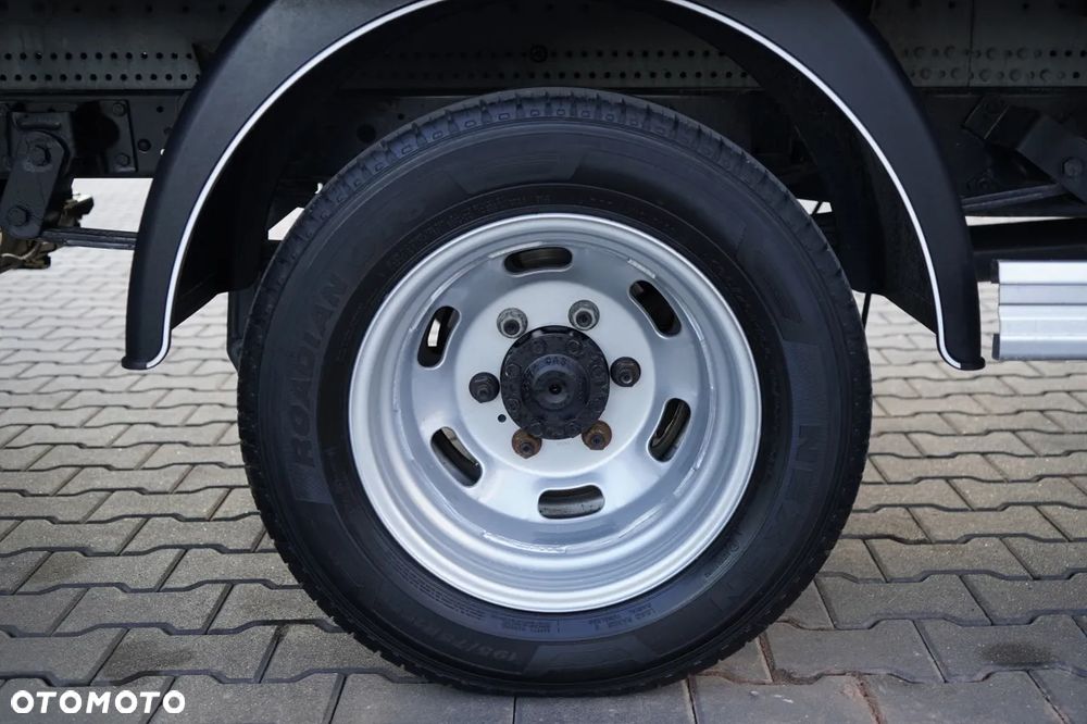 Iveco DAILY 35-160 / KONTENER 4,2 M / WINDA / BLIŹNIAK   DMC: 3500 KG /  2022 - 21