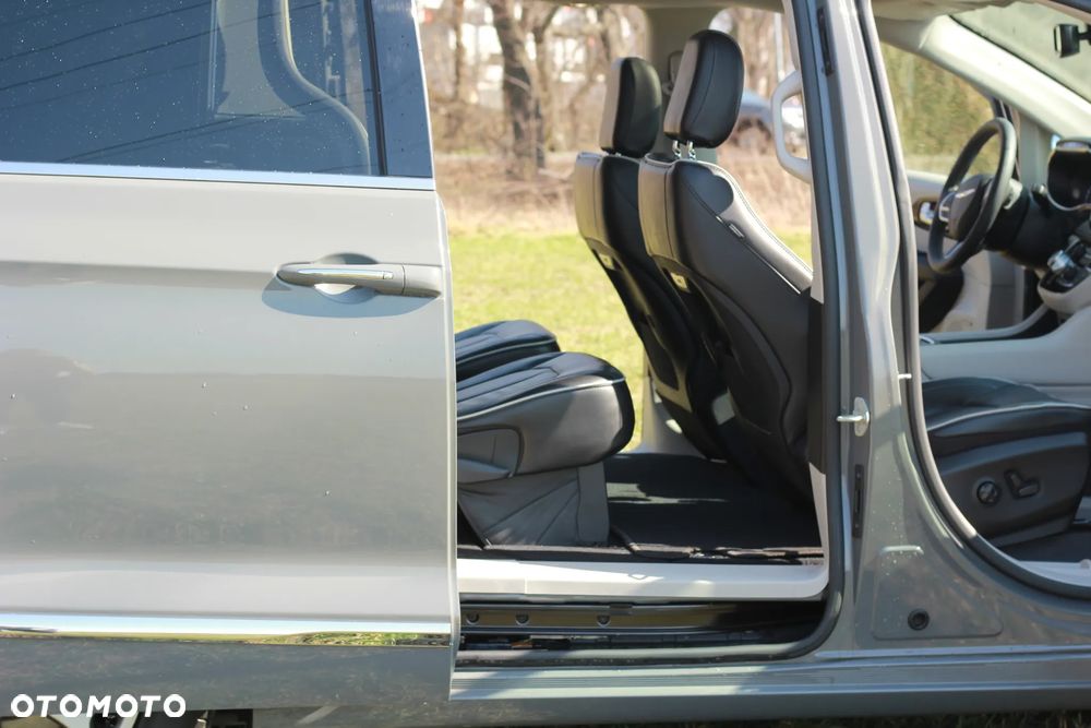 Chrysler Pacifica - 24