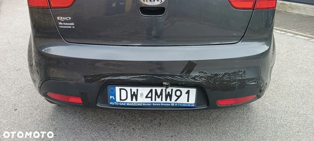 Kia Rio 1.2 L - 3