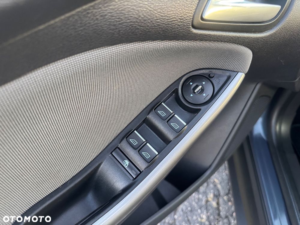 Ford Focus 1.6 Edition - 13