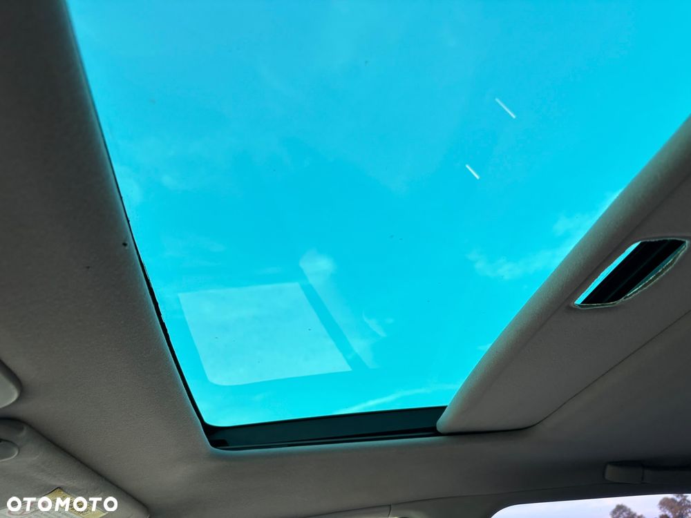 Toyota Camry - 16