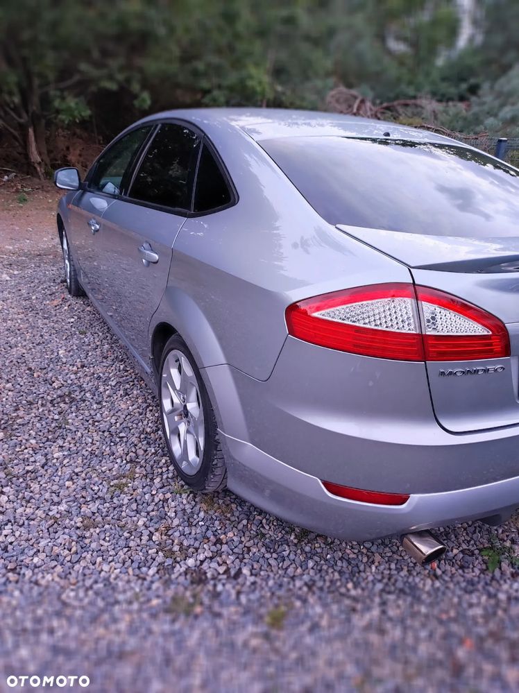 Ford Mondeo 2.5 Titanium - 2