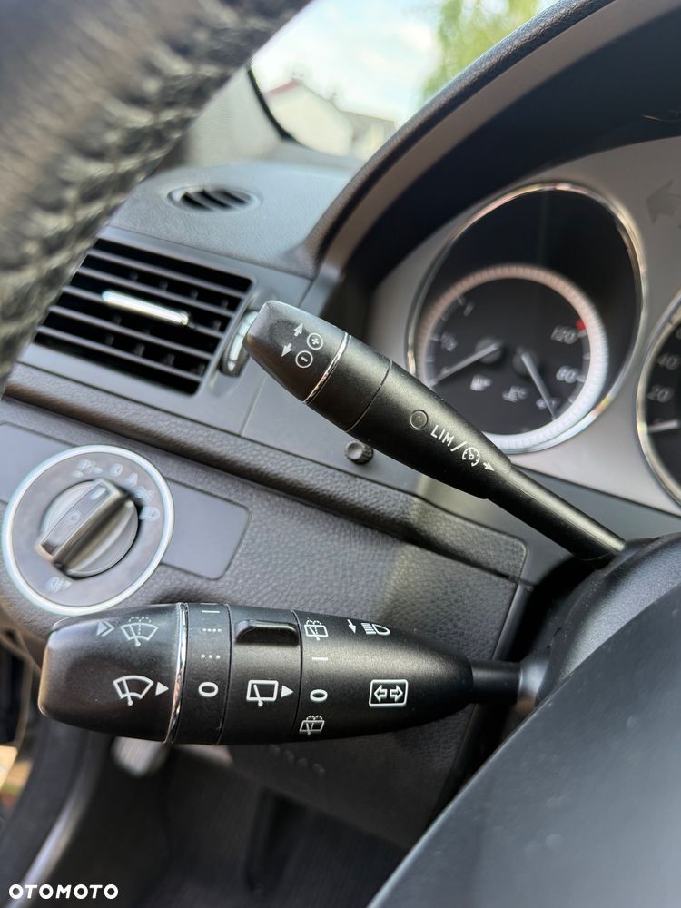 Mercedes-Benz Klasa C 200 CDI DPF Automatik BlueEFFICIENCY SPORT EDITION - 24