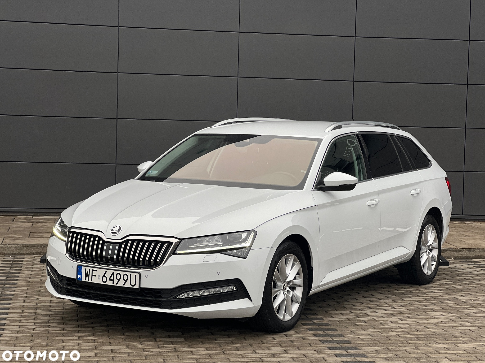 Skoda Superb 2.0 TDI Ambition DSG - 4