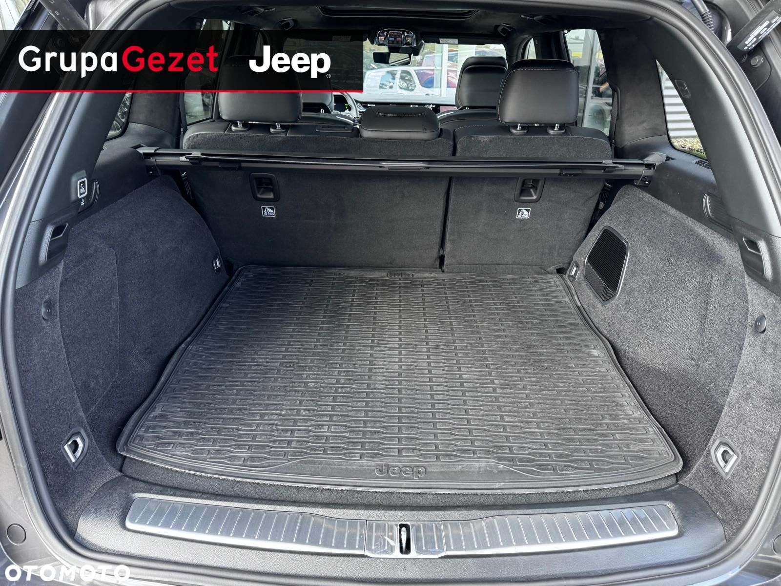 Jeep Grand Cherokee - 15