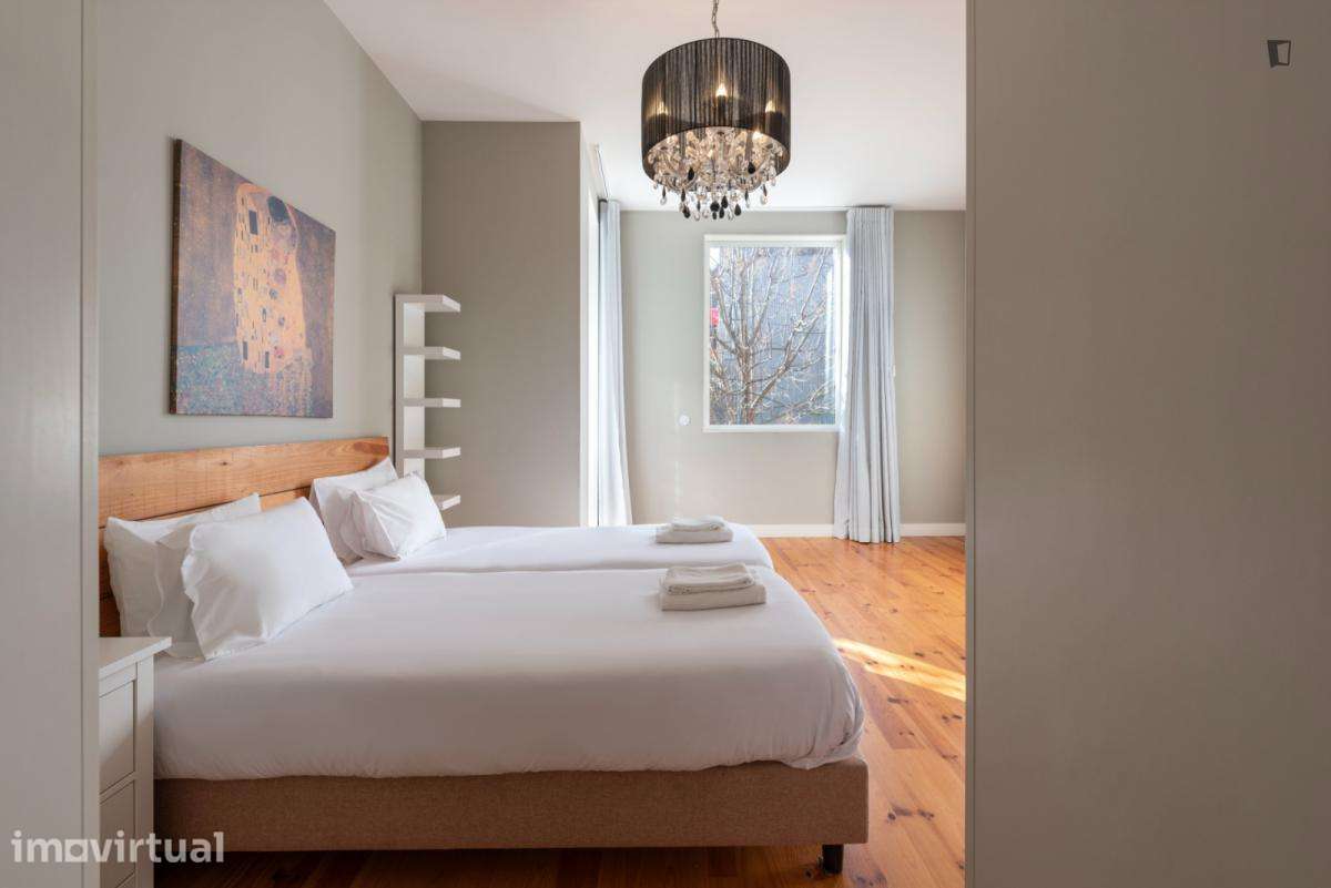 Apartamento com 1 quartos - localizado em Santo Ildefonso Porto - Grande imagem: 2/35