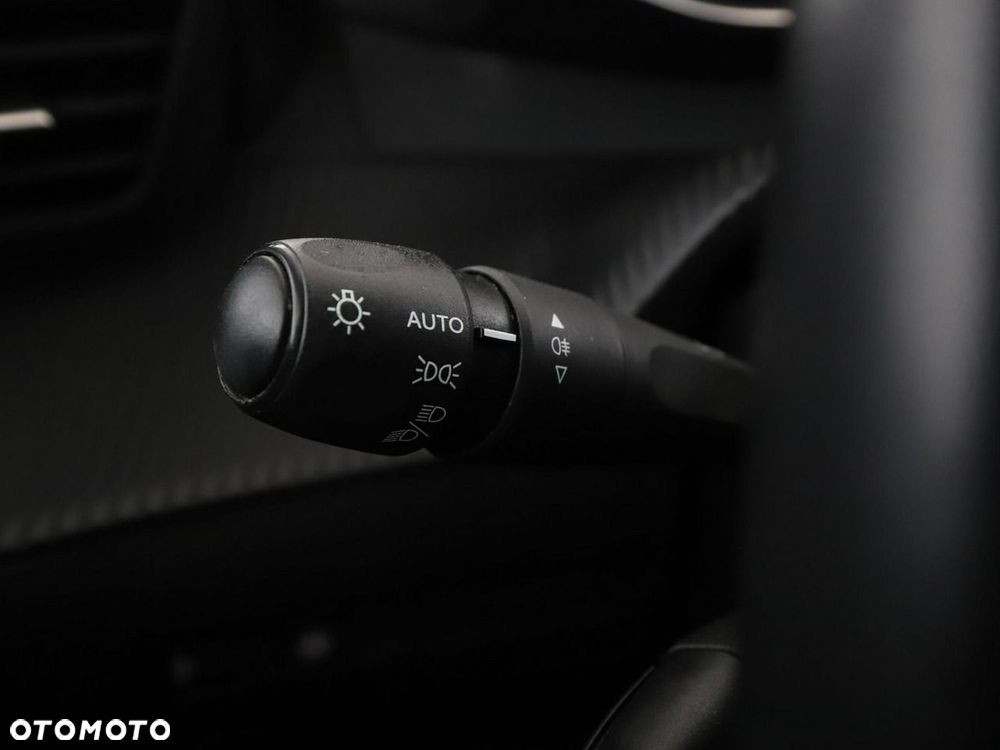 Peugeot 2008 1.2 PureTech Allure S&S - 37