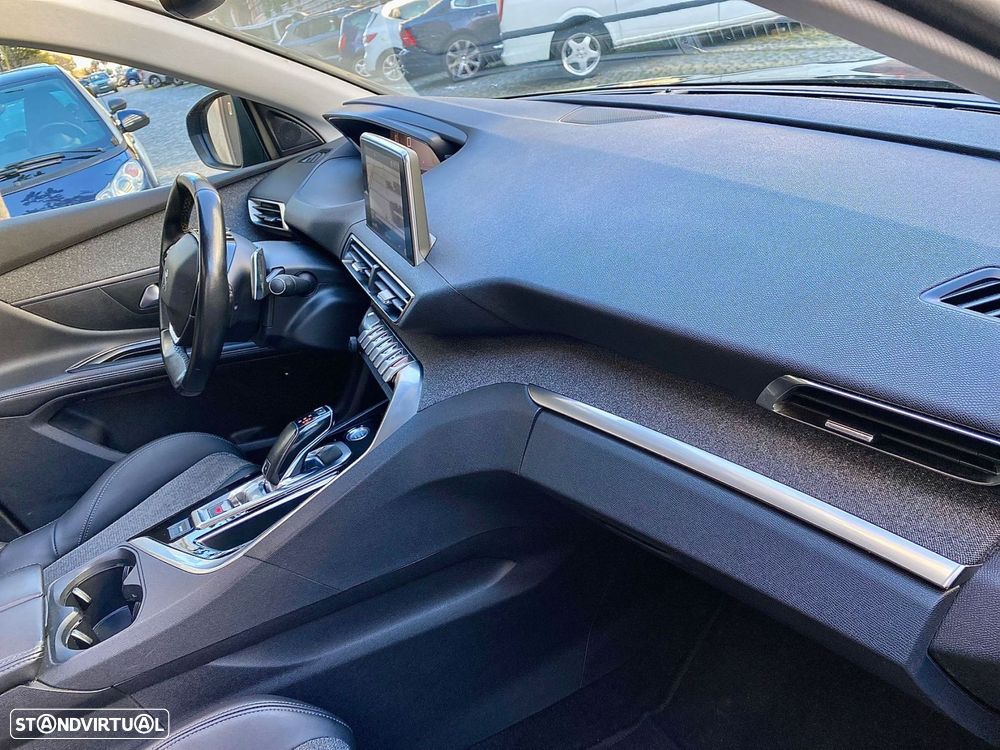 Peugeot 5008 BlueHDI 130 EAT8 Allure - 28