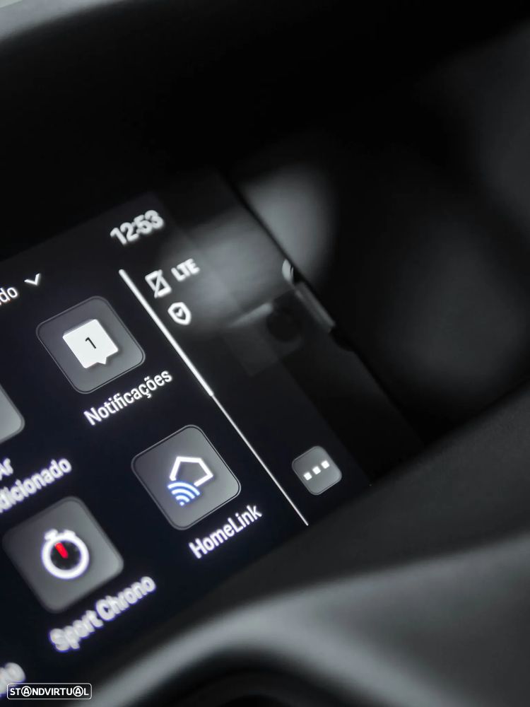 Porsche Taycan Cross Turismo 4 - 24