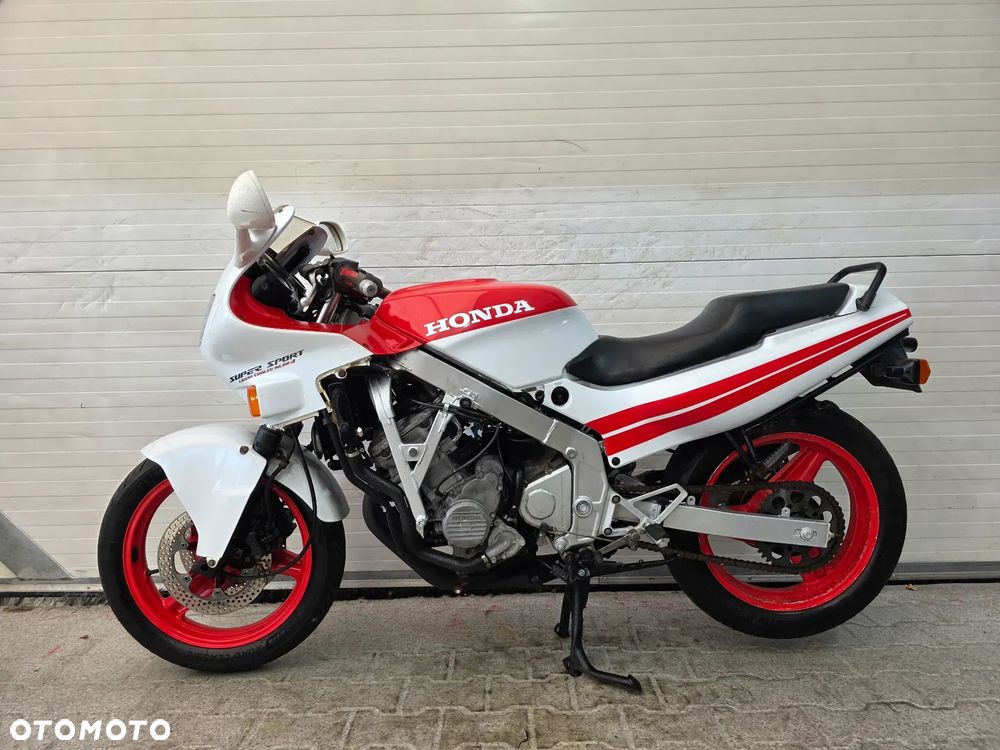Honda CBR - 1
